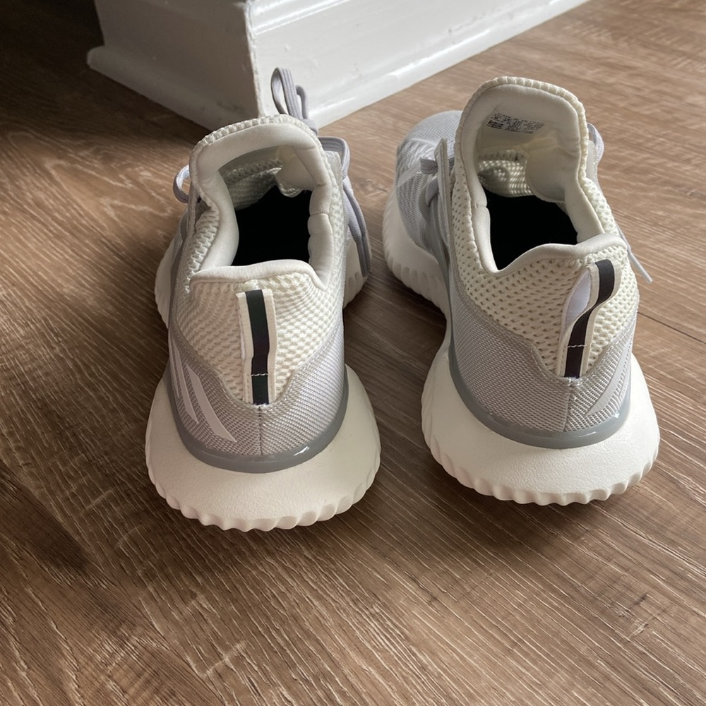 🆕Adidas Men's Athletic Shoes in Light Gray - Picture 6 of 8